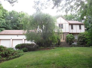 85 Hampton Rd, Sharon, MA 02067