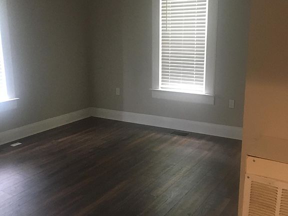 3rd image of 74 Park St SE