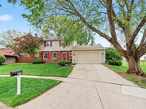 3rd image of 1723 Carlsbrook Ln