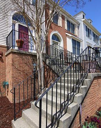 3rd image of 7028 Fieldhurst Ct
