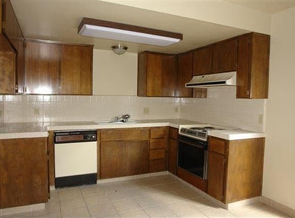 4th image of 4888 E Clinton Ave Suite 106