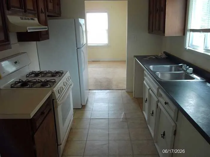 25627 Paige St — Photo 9