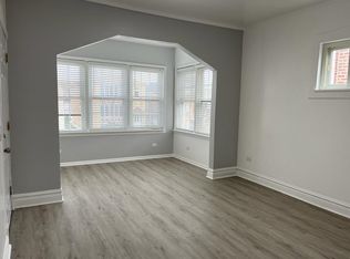 5129 W Roscoe St #1, Chicago, IL 60641