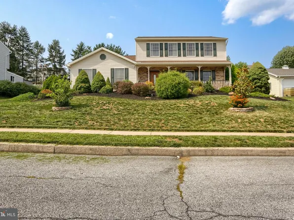 888 Sunnyhill Ln, Harrisburg, PA 17111