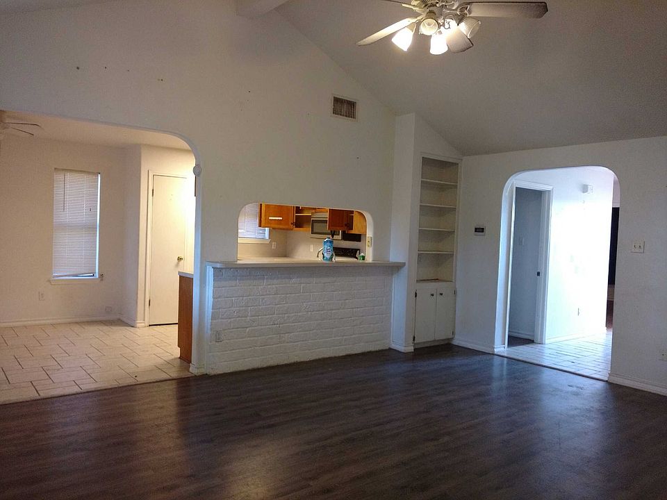 1st image of 13978 Windjammer Dr
