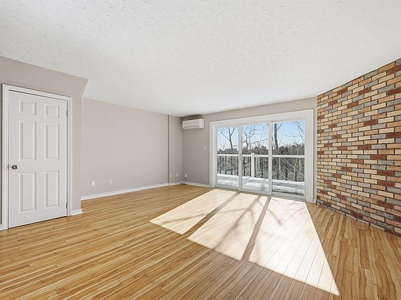 5th image of 130 Rutledge St