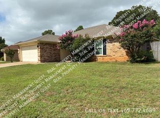 5100 Eagle Nest Dr, Arlington, TX 76017