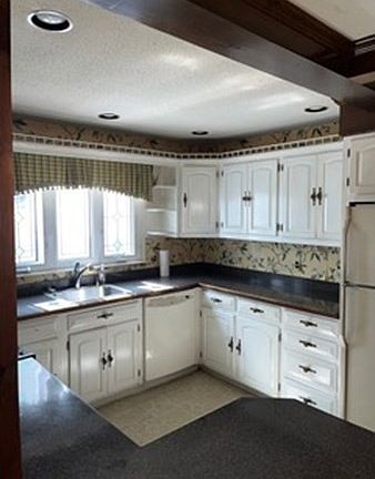 5th image of 15 Kingsbury Ave