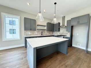 992 Bibbs Cir NW Unit 10, Atlanta, GA 30318