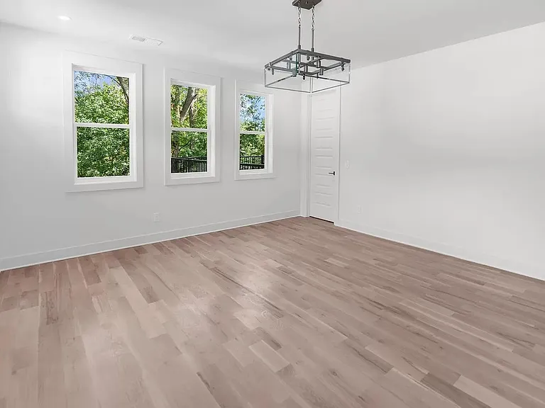 2321A Carter Ave — Photo 33