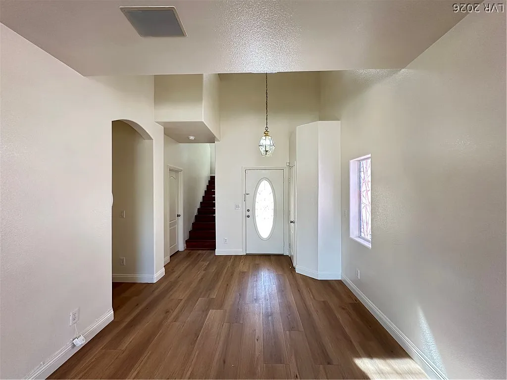 3 bed, 2.5 bath, 1796 sqft, $2,095 — Photo 4