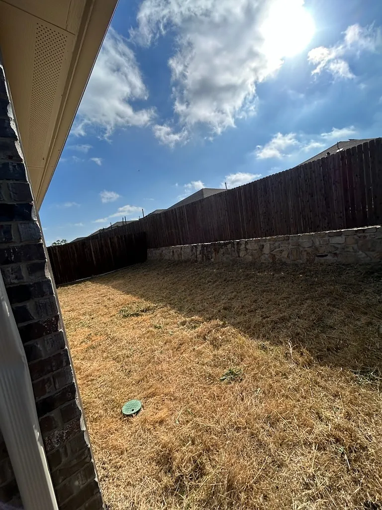 3 bed, 1491 sqft, $1,999 — Photo 2