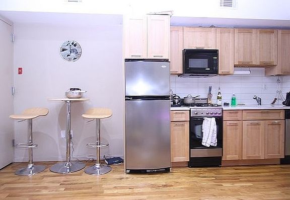 2nd image of 164 E 112th St APT 5B