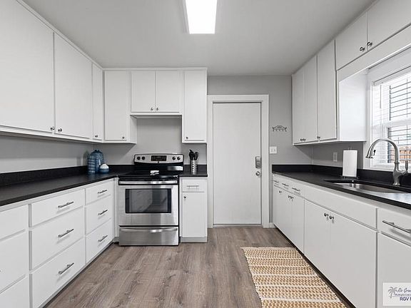 3rd image of 1113 W Port Dr