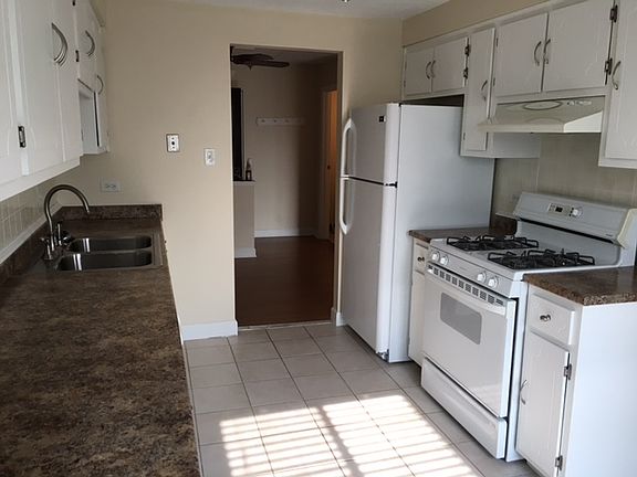 3rd image of 7543 175th St APT 623