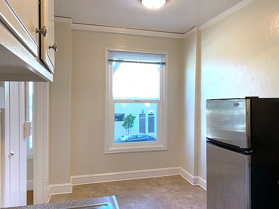 4th image of 2300 Webster St APT 102