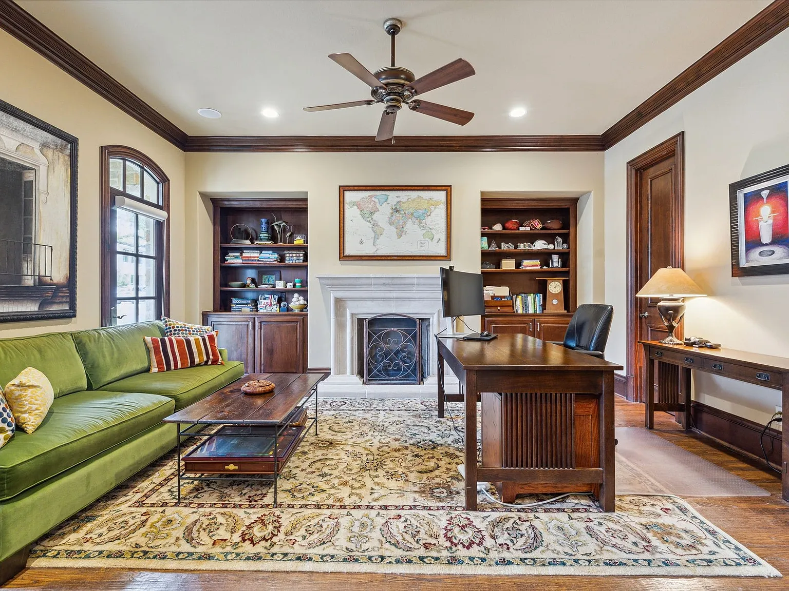 5 bed, 7.0 bath, 4724 sqft, $12,500 — Photo 4