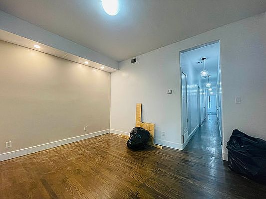 4th image of 266 Clifton Pl Floor 1