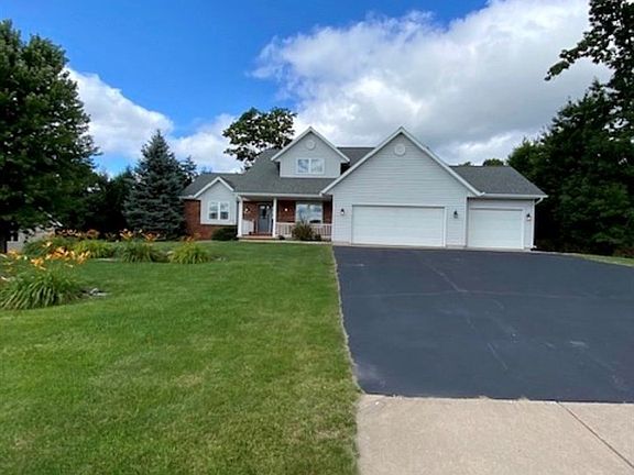 3rd image of 120 Aspen Grove Ln