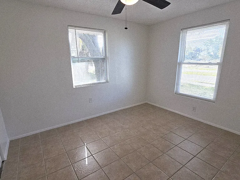 Guest bedroom