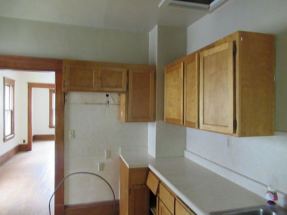 3rd image of 3510 Lyndale Ave N