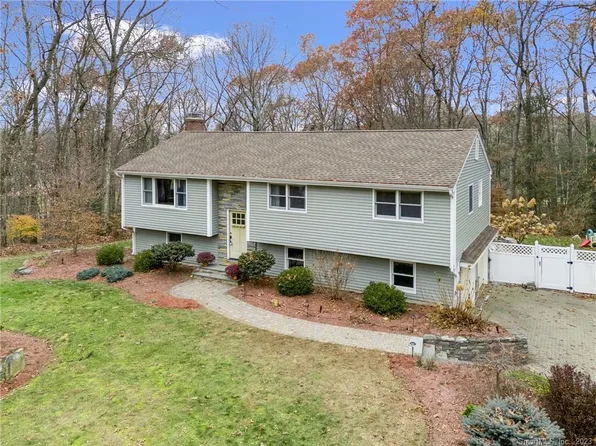 12 Pilgrim Drive, Tolland, CT 06084