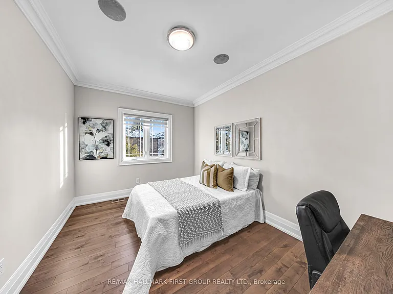 752 Hillview Cres — Photo 20