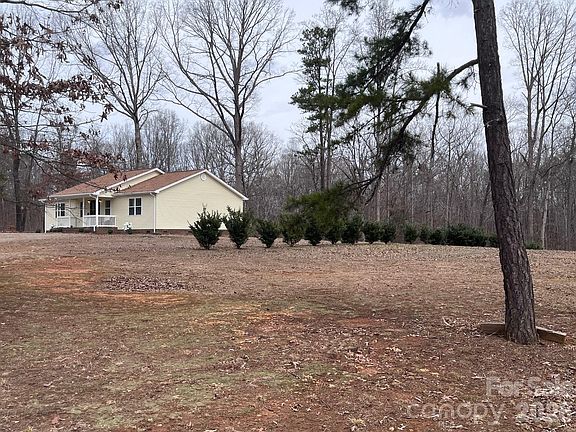 3rd image of 211 Honeycutt Rd