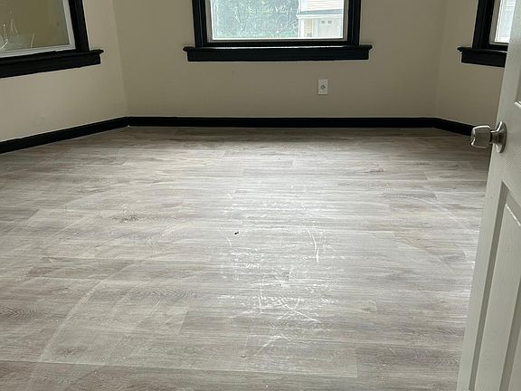 2nd image of 41 N 16th St Floor 1