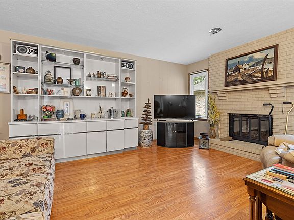 4th image of 3581 Sage Dr