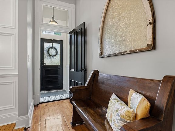4th image of 513 Armandale St