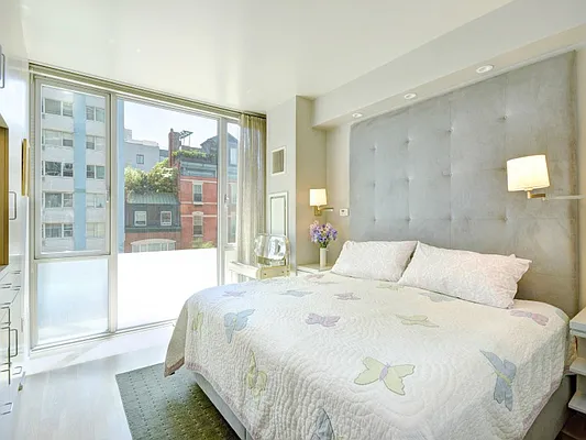 Sold by Sotheby's International Realty | media 3