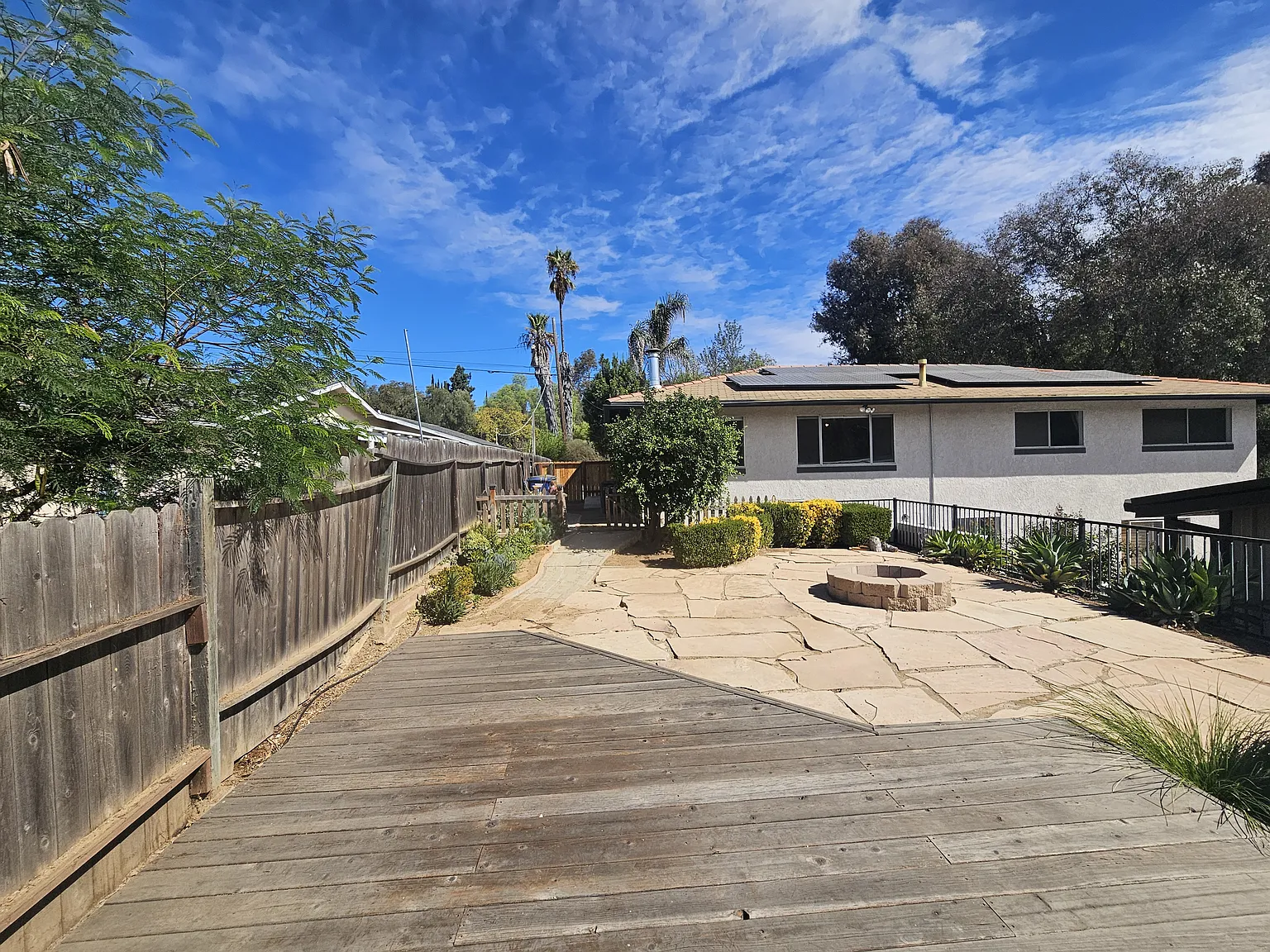 4 bed, 2500 sqft, $3,800 — Photo 3