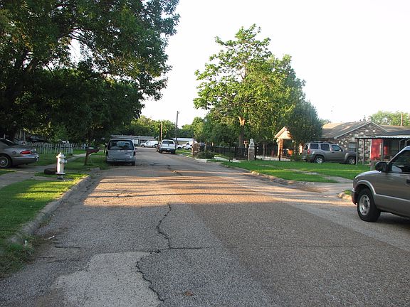 4th image of 1227 Lanemar Dr