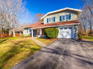 14 Oakland Dr, Middleton, NS B0P 1W0
