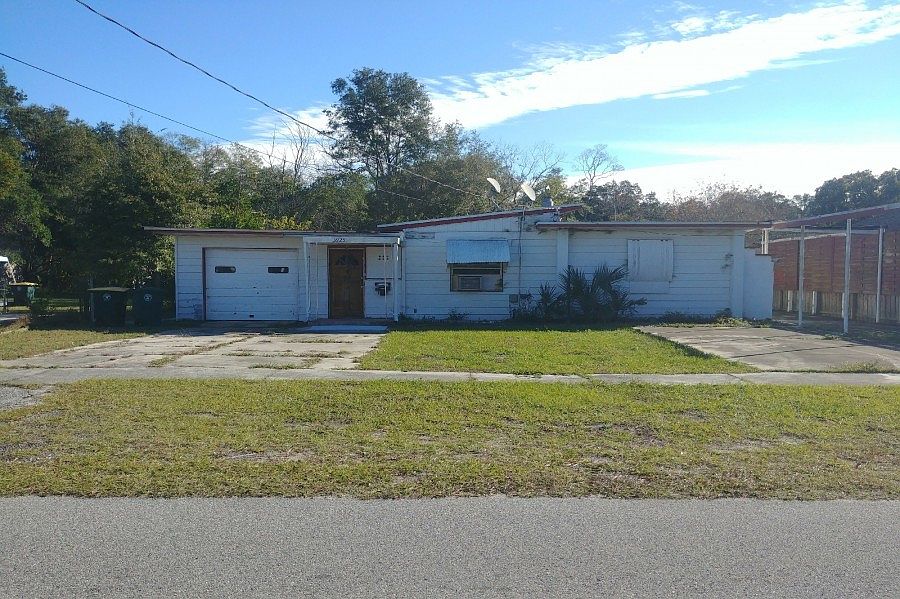 1st image of 3925 Peach Dr