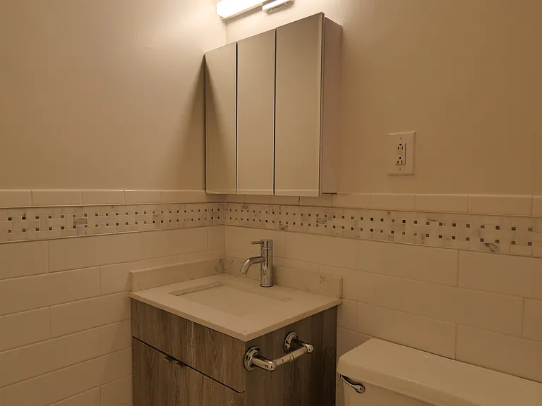 70 E 12th St #1B — Photo 7