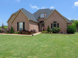 3019 Preston Club Dr, Sherman, TX 75092