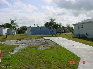 942 Pecan Cir, Barefoot Bay, FL 32976
