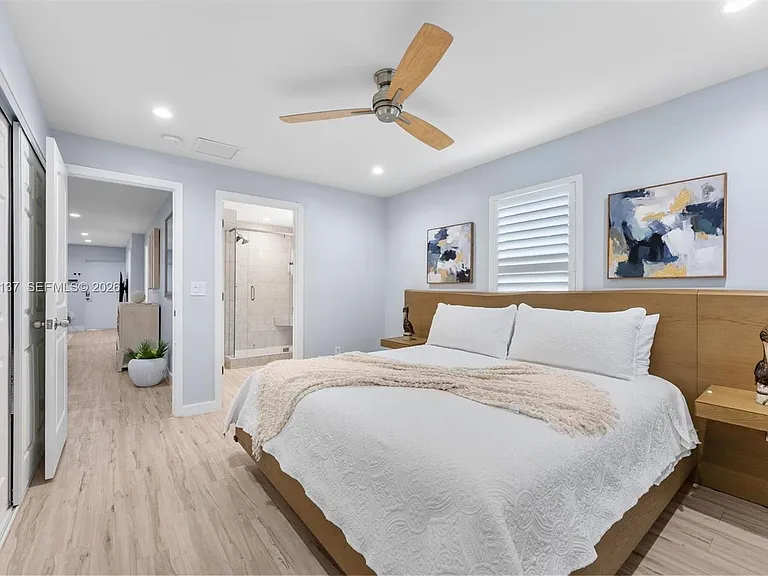 230 SW 12th Ave — Photo 11