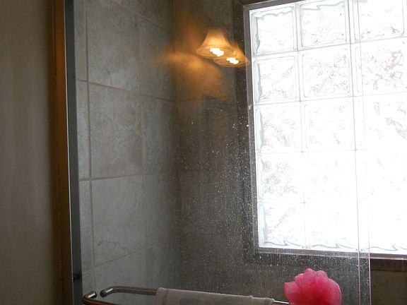 3rd image of 826 1st Ave