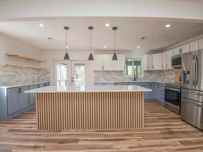 121 Ida Hertzler Ln — Photo 2