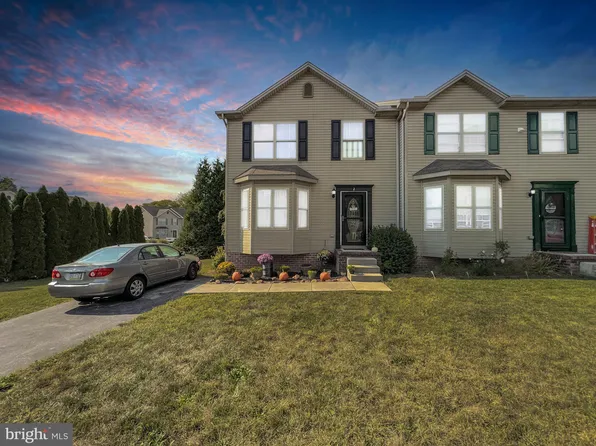 2 Wagner Dr, Hanover, PA 17331