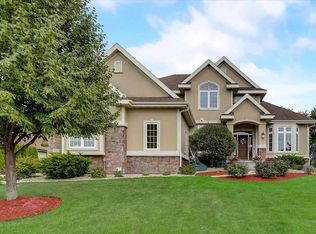 5727 Tuscany Ln, Waunakee, WI 53597