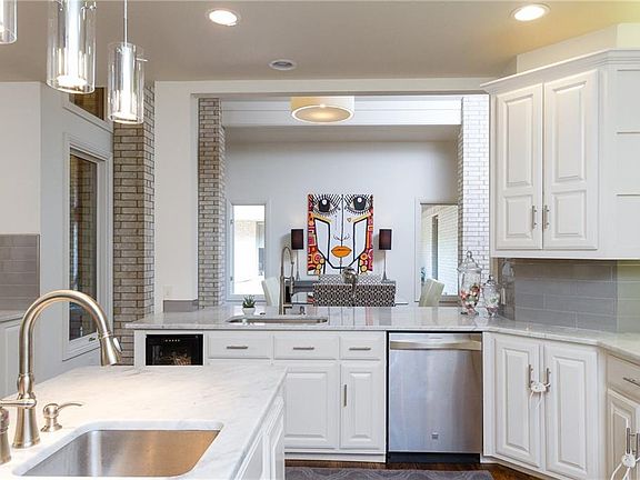 5th image of 2234 E Whispering Oaks Ln