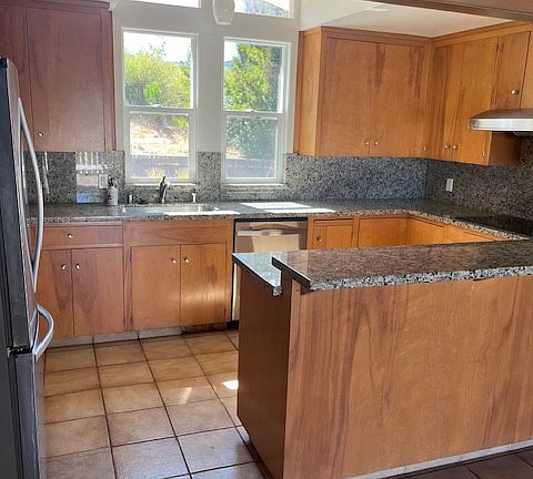 3rd image of 21315 Saratoga Hills Rd