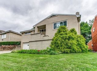 2290 Rosegarden Rd, Pittsburgh, PA 15220