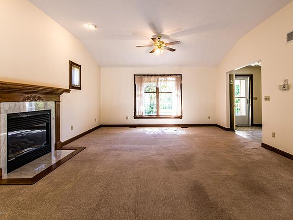 5th image of 117 Canterbury Dr