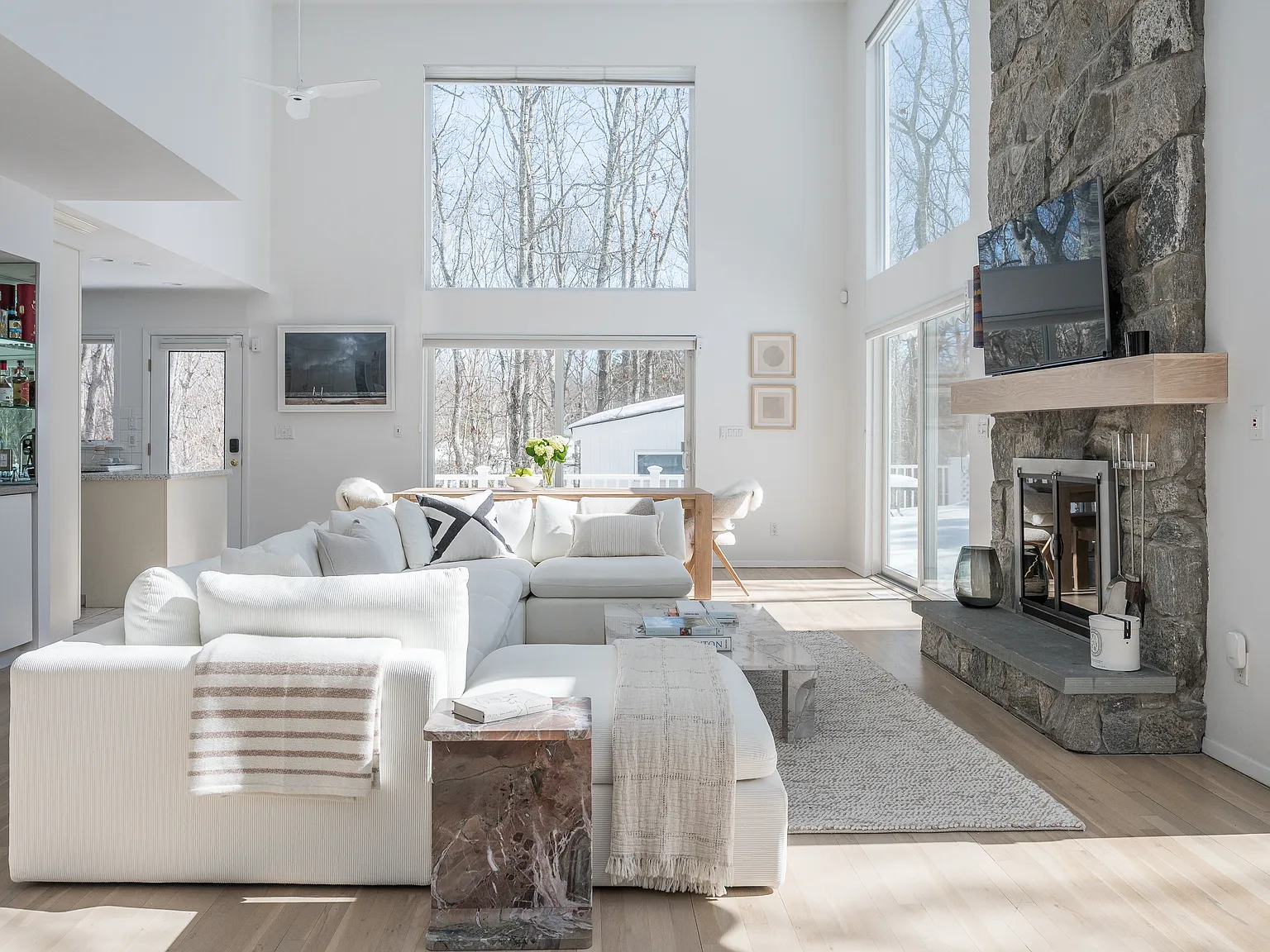 East Hampton Summer Retreat with Pool & Privacy — Photo 1