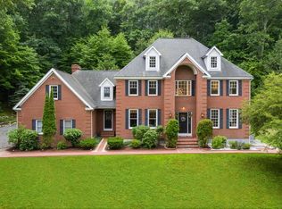 2 Jacobs Ln, Southborough, MA 01772